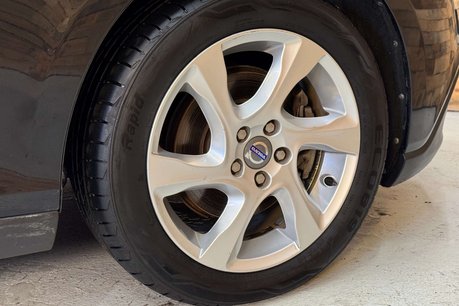 Volvo V40 1.6 T4 Lux Hatchback 5dr Petrol Powershift Euro 5 (s/s) (180 ps) 68