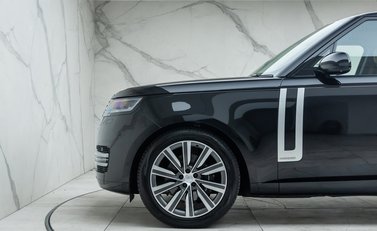 Land Rover Range Rover D350 AUTOBIOGRAPHY LWB 35