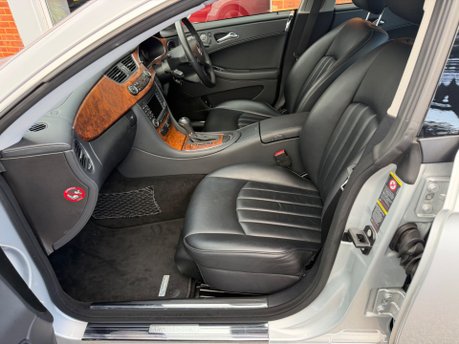 Mercedes-Benz CLS CLS320 CDI 33