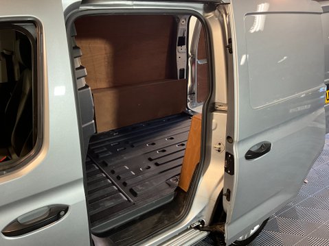 Volkswagen Caddy 2.0 TDI C20 Commerce Plus SWB Euro 6 (s/s) 5dr 9