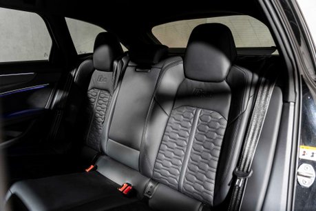 Audi RS6 Avant QUATTRO CARBON BLACK. VAT Q. WARRANTY. HEATED & COOLED SEATS. B & O. 32