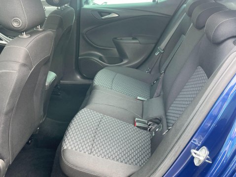 Vauxhall Astra 1.5 Turbo D Business Edition Nav Euro 6 (s/s) 5dr 23