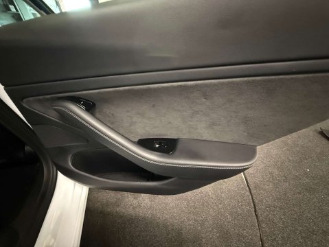 Tesla Model 3 Model 3 Long Range AWD 4WD 4dr 34