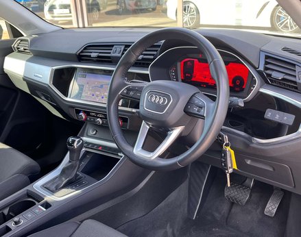 Audi Q3 1.5 Q3 Sport 35 TFSI Semi-Auto 5dr 18