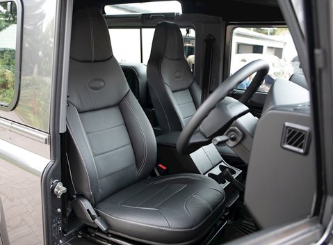 Land Rover Defender 90 TD XS Station Wagon 12