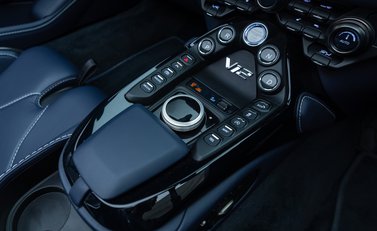 Aston Martin V12 Vantage ROADSTER 27