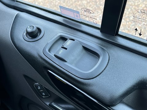 Ford Transit Custom 320 LIMITED P/V ECOBLUE 38
