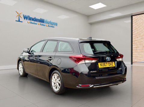 Toyota Auris 1.8 VVT-h Business Edition Touring Sports CVT Euro 6 (s/s) 5dr (Safety Sens 8