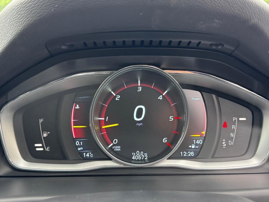 2015 Volvo V70 — image 38