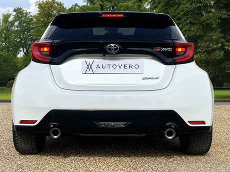 Toyota Yaris GR-Y CIRCUIT 6