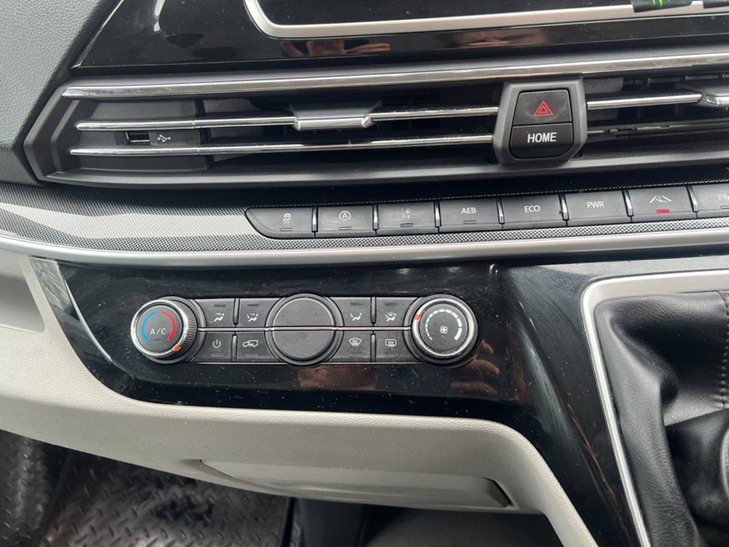 2022 Maxus Deliver 9LWB L3H2 Medium Roof Alloys Camera Sensors EURO 6 — thumbnail 39 of 51