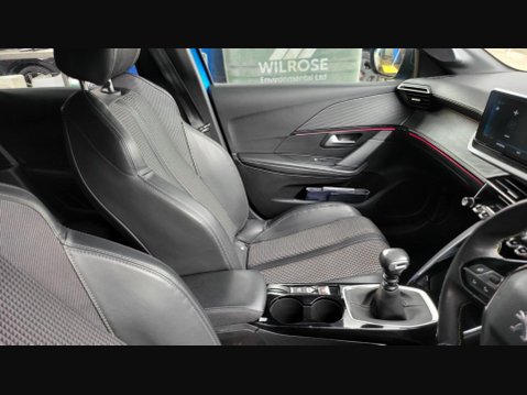 Peugeot 208 PURETECH GT S/S 17