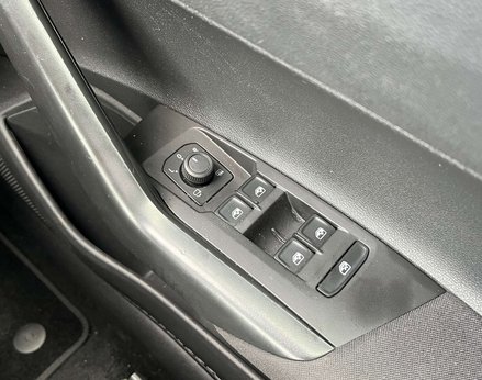 Volkswagen Polo 1.0 Polo Life TSi Semi-Auto 5dr 53