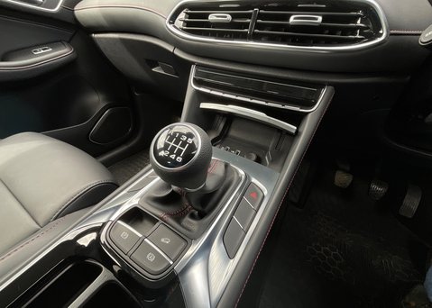 MG HS 1.5 T-GDI EXCITE 21