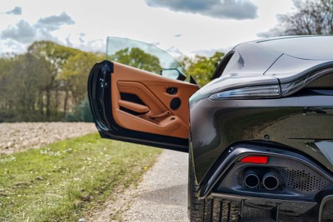 Aston Martin Vantage 4.0 Vantage V8 Auto 3dr 8