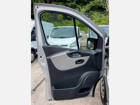 Renault Trafic 1.6 dCi ENERGY 29 Business+ Panel Van 5dr Diesel Manual LWB Standard Roof E 29