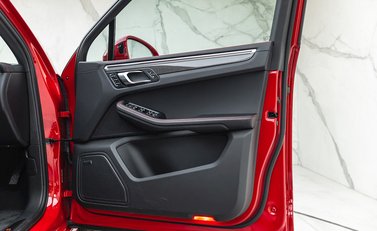 Porsche Macan GTS 25