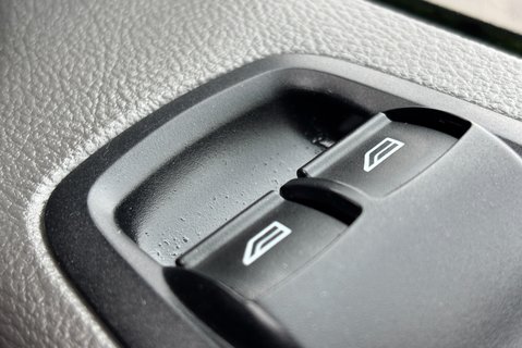 Ford Transit 350 Srw L2 130 ps Single Cab Tipper - Air Con / Tow Axle / Rear Camera 33