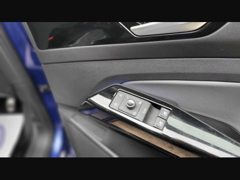 Volkswagen Id.5 Pro 77kWh Style Auto 5dr 42