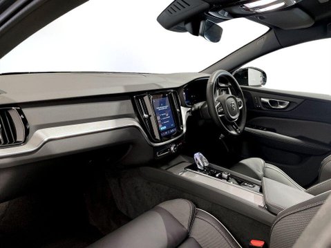 Volvo V60 2.0 B4 MHEV Plus Estate 5dr Petrol Hybrid DCT Auto Euro 6 (s/s) (197 ps) Cr 15