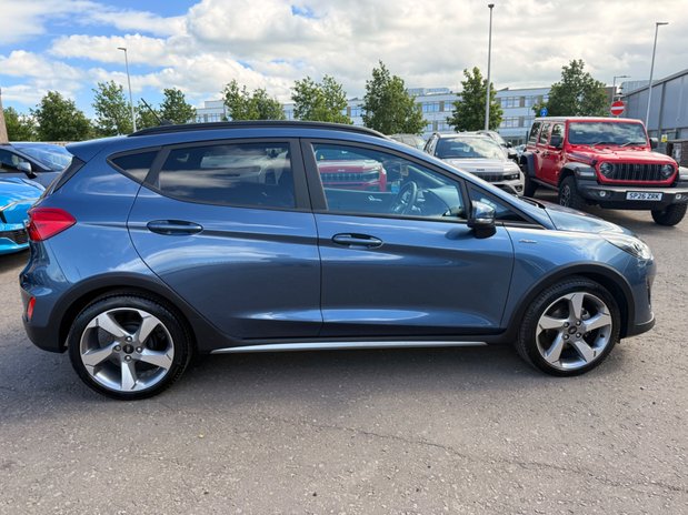 Ford Fiesta ACTIVE EDITION 9