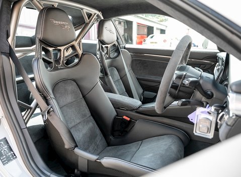 Porsche 911 (991) GT2 RS 12