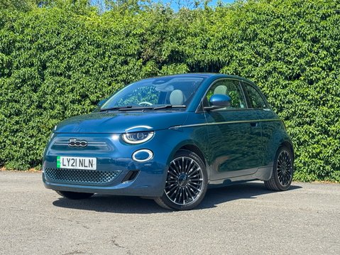 Fiat 500e 42kWh La Prima Hatchback 3dr Electric Auto (118 ps) 4