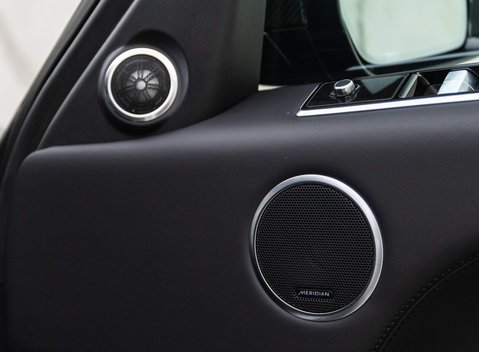 Land Rover Range Rover Sport SVR 18