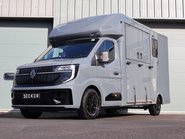 Renault Master DEMO MODEL 3.5 TON ADVANCE 150 AUTO STALLION BUILD SEEKER HORSEBOX REAR BED 1