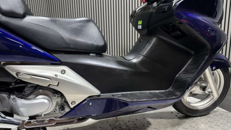 Honda FJS 2014 ONLY 9K 1 OWNER LONG MOT MAXI SCOOTER 600CC TWIN A2 18