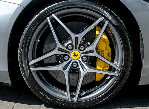 Ferrari California T 12