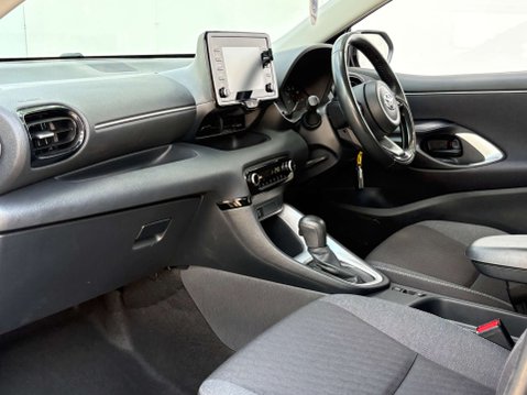 Toyota Yaris 1.5 Yaris Icon HEV CVT 5dr 66