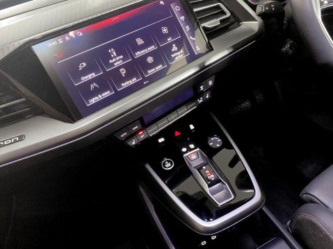 Audi Q4 45 Sport SUV 5dr Electric Auto quattro 82kWh (286 ps) Sat Nav 16