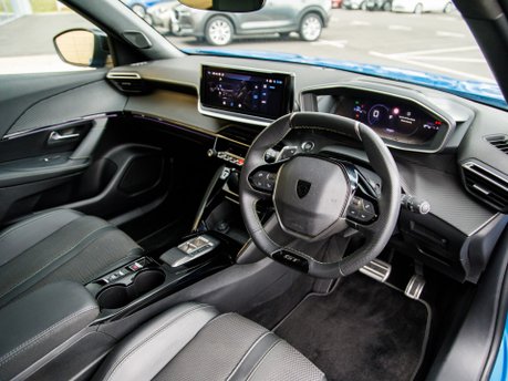 Peugeot 2008 PURETECH EAT8 S/S GT