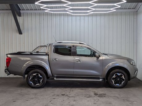 Nissan Navara 2.3 Navara Tekna dCi 4WD 5dr 14