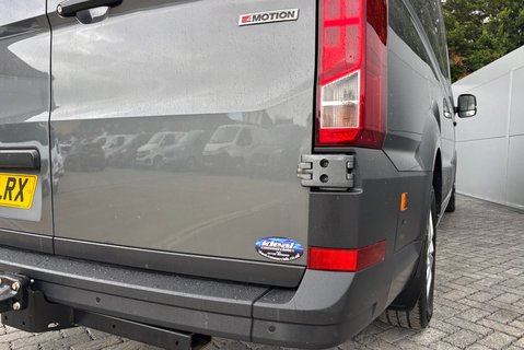 Volkswagen Crafter CR35 177 ps Tdi Trendline 4Motion DSG Panel Van - Diff Lock 23