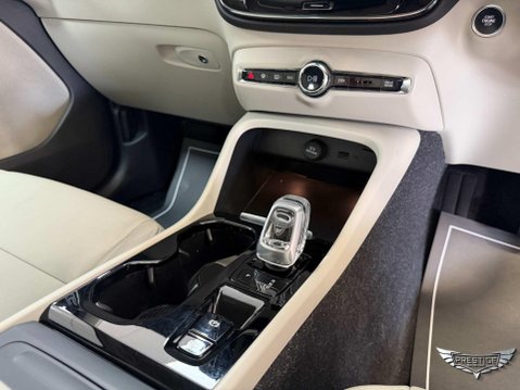 Volvo XC40 1.5 T3 Inscription Auto Euro 6 (s/s) 5dr 28