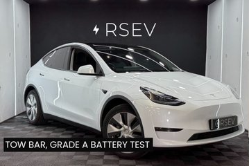 Tesla Model Y LONG RANGE AWD TOW BAR One Owner GROK AI Adaptive LEDs Pano Roof VAT Q