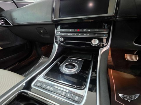 Jaguar XE 2.0i GPF R-Sport Auto Euro 6 (s/s) 4dr 32