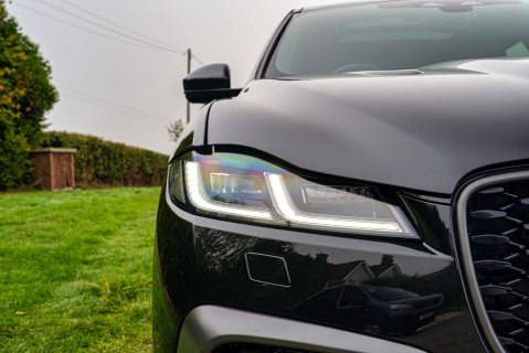 Jaguar F-Pace 5.0 SVR 17