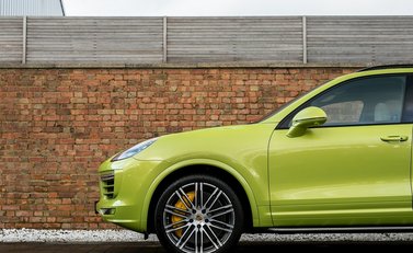 Porsche Cayenne Turbo S 23