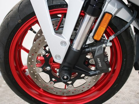 Suzuki GSX-8R GSX 800 FRQM4 GSX-8R 24