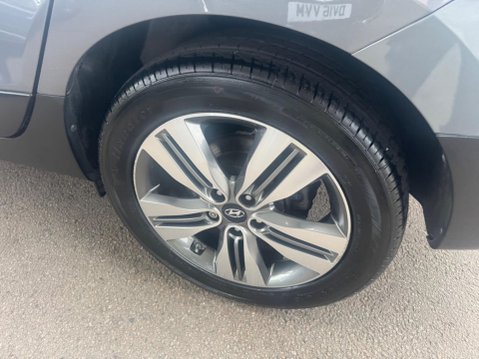 Hyundai ix35 2.0 CRDi Premium Auto 4WD Euro 5 5dr 15