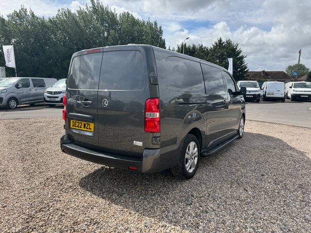 Vauxhall Vivaro Crew Cab AUTO LWB L2H1 Low Roof 3100 Elite Air Con Alloys Sensors Cam Nav E 7