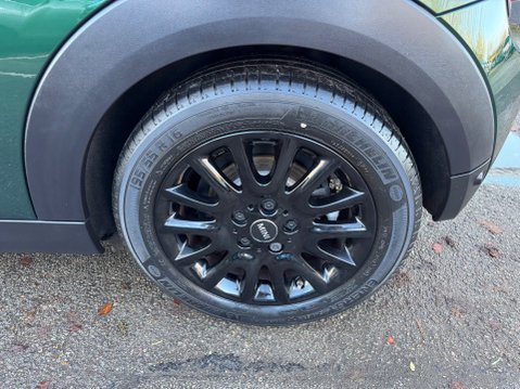 Mini Cooper 1.5 Cooper Steptronic Euro 6 (s/s) 3dr 24