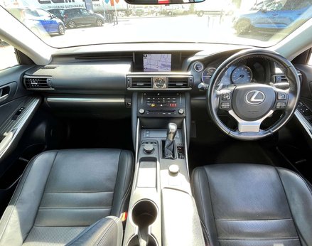 Lexus Is 2.5 IS 300h Advance CVT 4dr 2