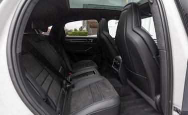 Porsche Cayenne GTS Coupé 16