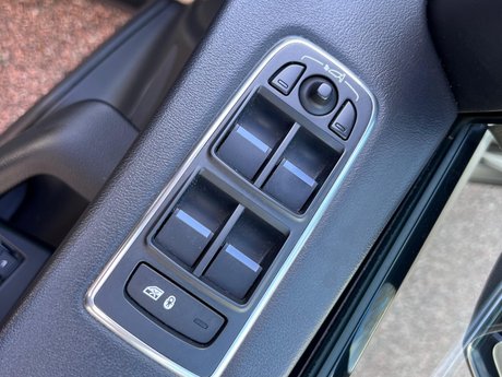 Jaguar F-Pace 3.0 D300 V6 S Auto AWD Euro 6 (s/s) 5dr 48