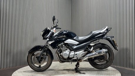 Suzuki Inazuma GW 2013 13K GOOD RUNNING PROJECT BIKE SPARES OR REPAIR 250CC A2 4
