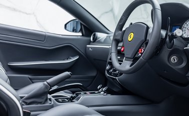 Ferrari 599 SA Aperta 12